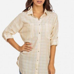Button up cuffed quarter sleeve shirt